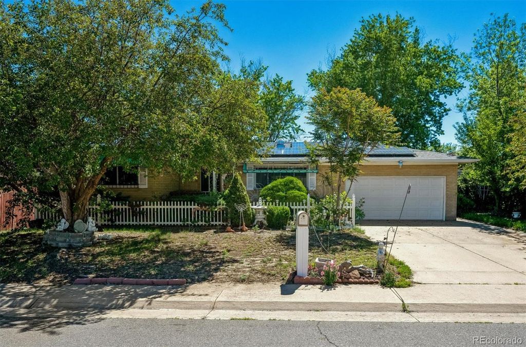5014 Scranton Court, Denver, CO 80239