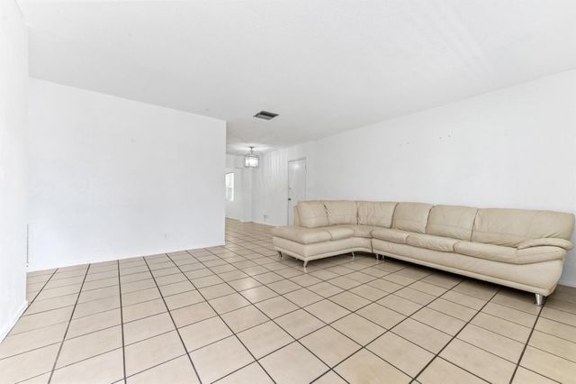 7000 NW 95th Terrace, Tamarac, FL 33321