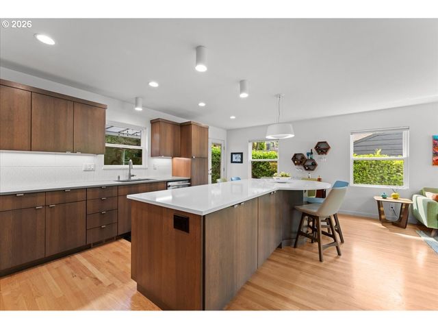 2852 Nw Upshur St, Portland, OR 97210
