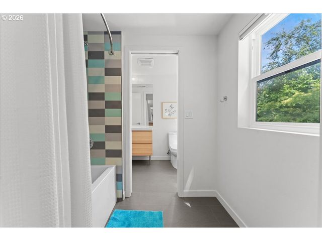 2852 Nw Upshur St, Portland, OR 97210