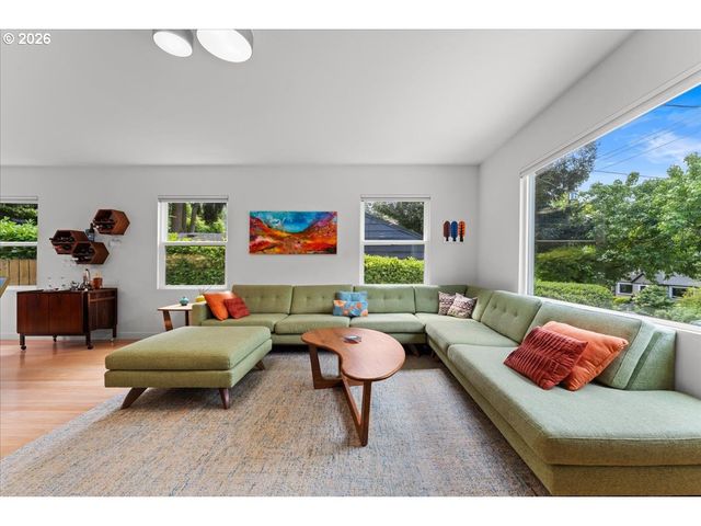 2852 Nw Upshur St, Portland, OR 97210