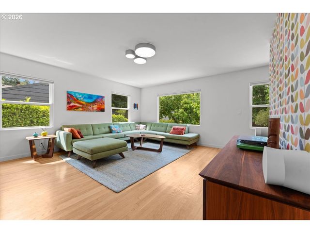 2852 Nw Upshur St, Portland, OR 97210