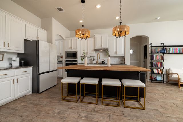 1028 Wildwood Drive, Joshua, TX 76058