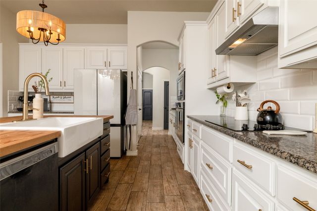 1028 Wildwood Drive, Joshua, TX 76058
