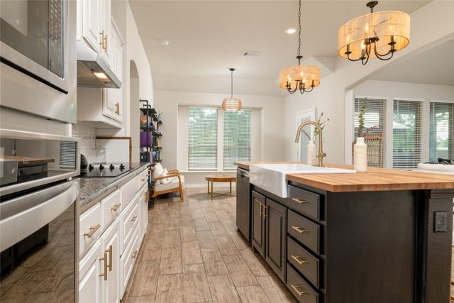 1028 Wildwood Drive, Joshua, TX 76058