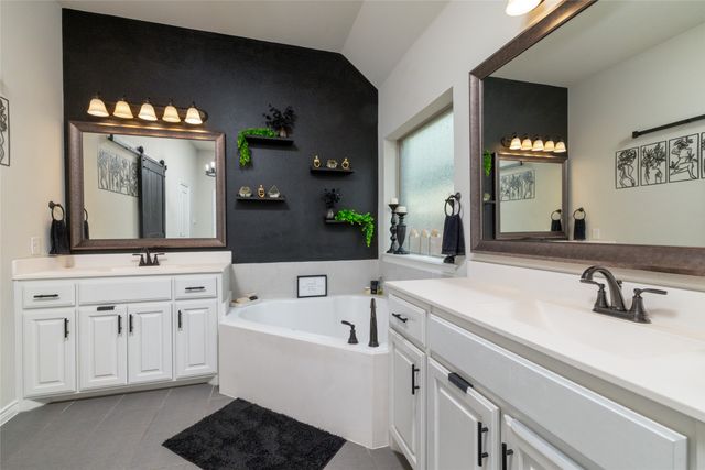 1028 Wildwood Drive, Joshua, TX 76058
