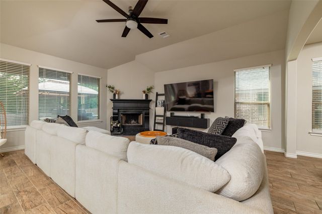 1028 Wildwood Drive, Joshua, TX 76058
