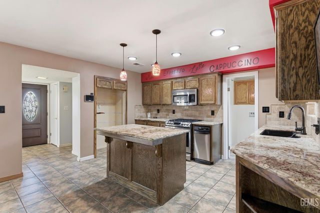 6317 Scenic Way, Bakersfield, CA 93309