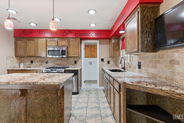 6317 Scenic Way, Bakersfield, CA 93309