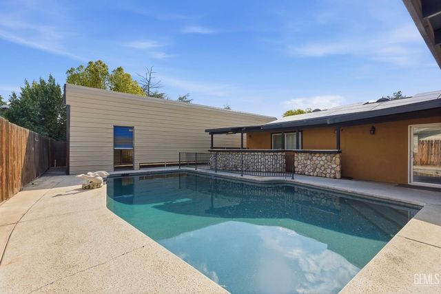 6317 Scenic Way, Bakersfield, CA 93309