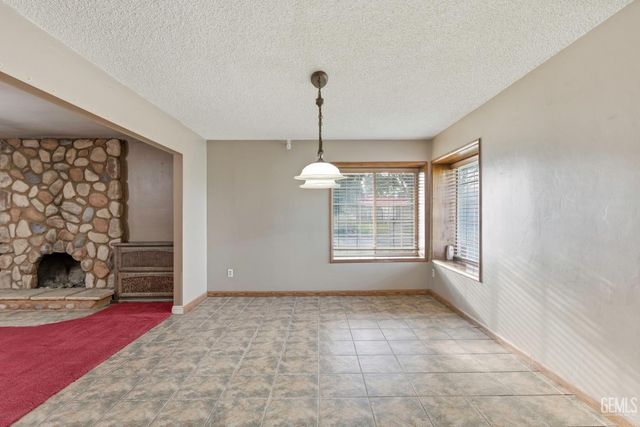 6317 Scenic Way, Bakersfield, CA 93309