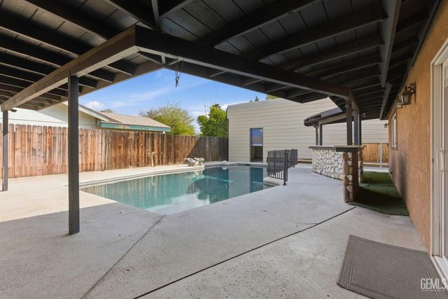 6317 Scenic Way, Bakersfield, CA 93309