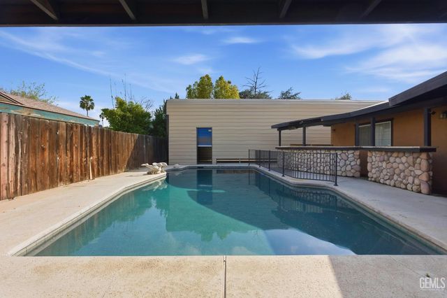 6317 Scenic Way, Bakersfield, CA 93309