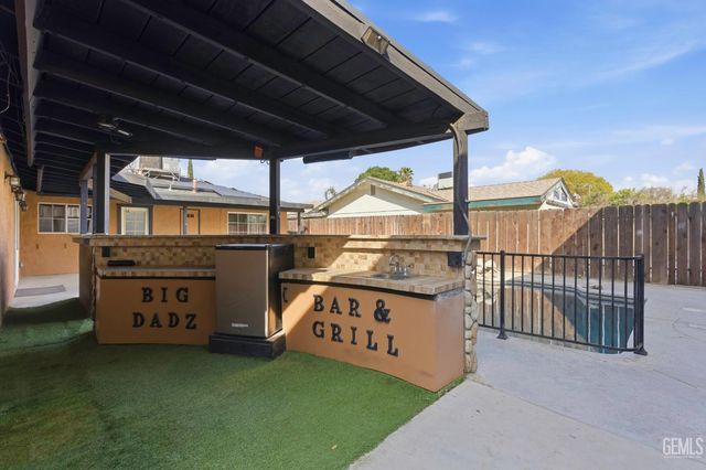 6317 Scenic Way, Bakersfield, CA 93309