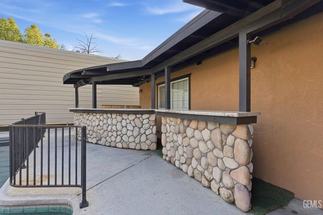 6317 Scenic Way, Bakersfield, CA 93309