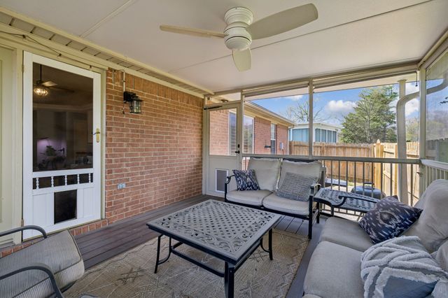 203 Cameron Ct, Hermitage, TN 37076