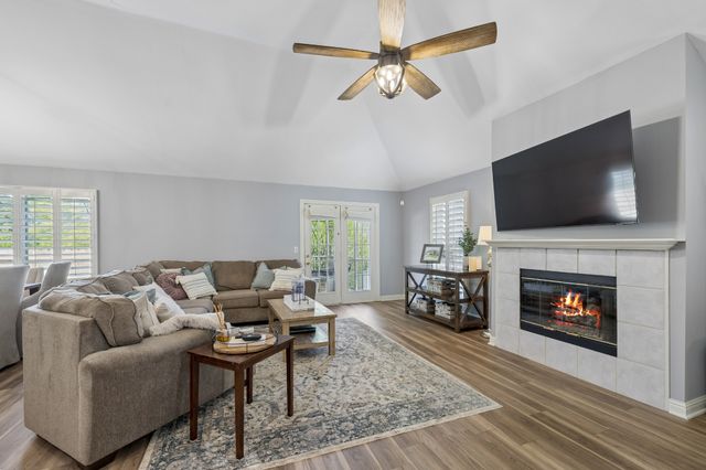 203 Cameron Ct, Hermitage, TN 37076