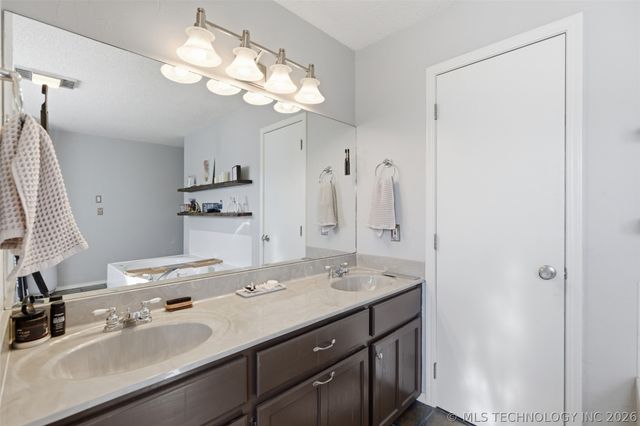 3421 Heritage Drive, Claremore, OK 74019