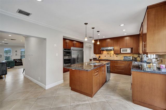 3671 N 47th Ave, Hollywood, FL 33021