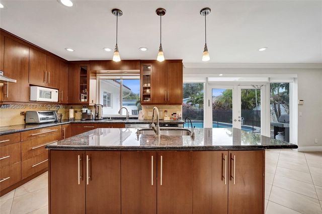 3671 N 47th Ave, Hollywood, FL 33021