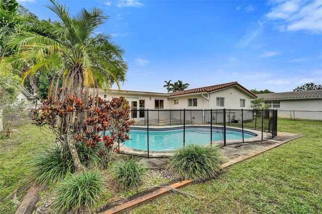 3671 N 47th Ave, Hollywood, FL 33021