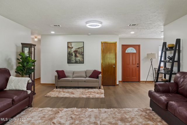 2800 Wynndale Road, Terry, MS 39170