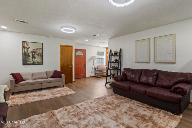 2800 Wynndale Road, Terry, MS 39170