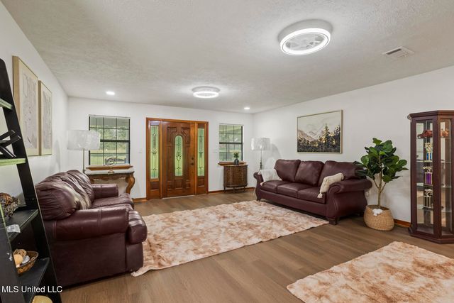 2800 Wynndale Road, Terry, MS 39170