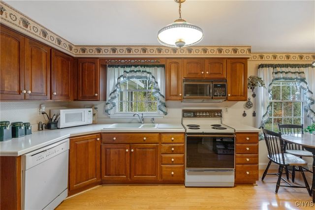 116 Stillwater Drive, Dewitt, NY 13057