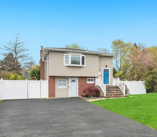 1391 N Windsor Avenue, Bay Shore, NY 11706