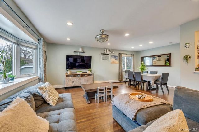 1391 N Windsor Avenue, Bay Shore, NY 11706