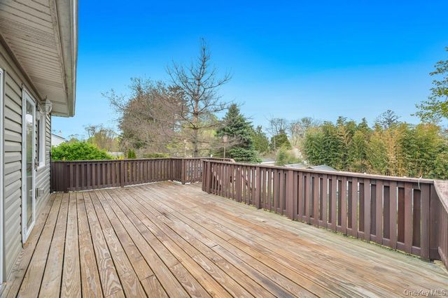 1391 N Windsor Avenue, Bay Shore, NY 11706