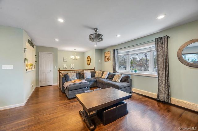 1391 N Windsor Avenue, Bay Shore, NY 11706