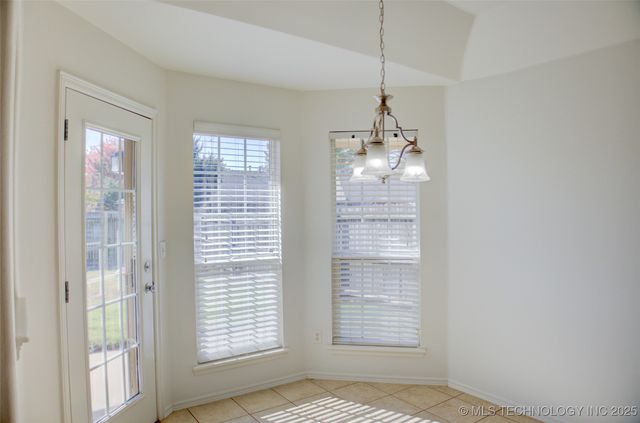 2102 W J Street, Jenks, OK 74037