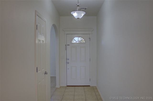 2102 W J Street, Jenks, OK 74037