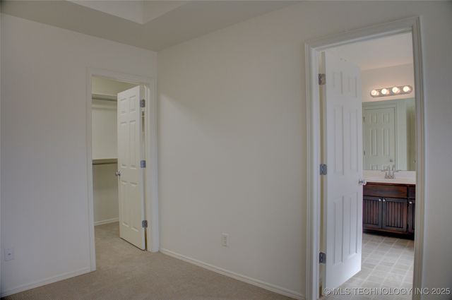 2102 W J Street, Jenks, OK 74037