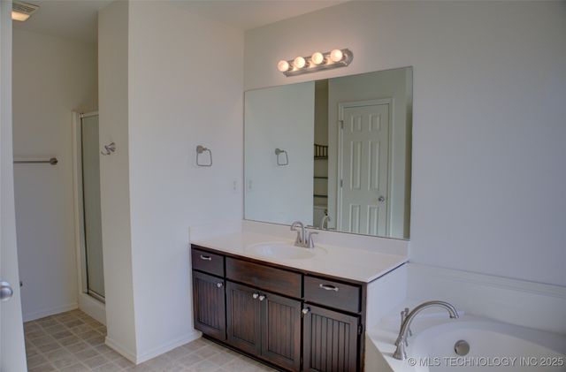 2102 W J Street, Jenks, OK 74037