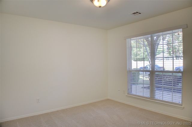 2102 W J Street, Jenks, OK 74037