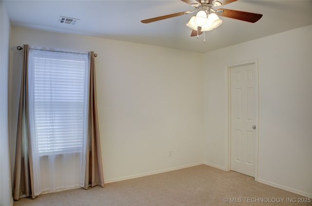 2102 W J Street, Jenks, OK 74037