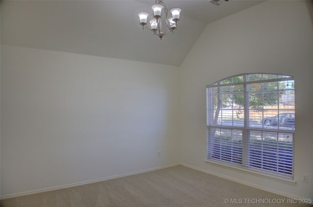 2102 W J Street, Jenks, OK 74037