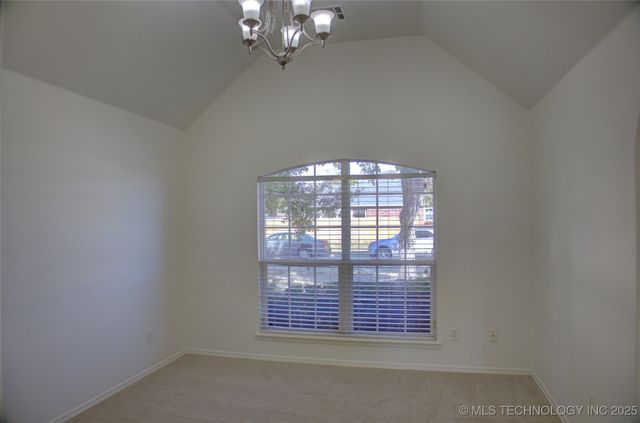 2102 W J Street, Jenks, OK 74037