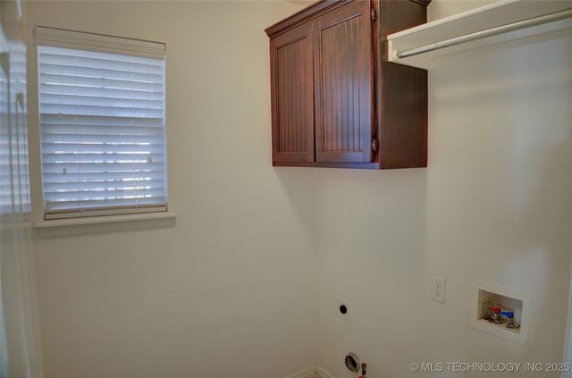 2102 W J Street, Jenks, OK 74037