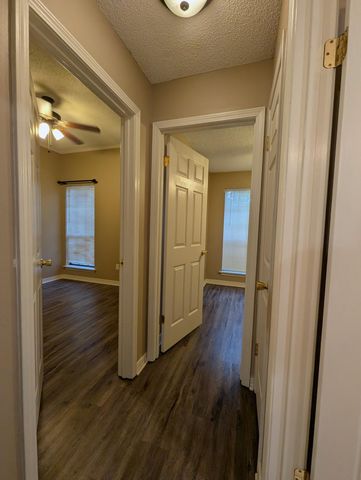 107 Raintree Dr., Hattiesburg, MS 39402