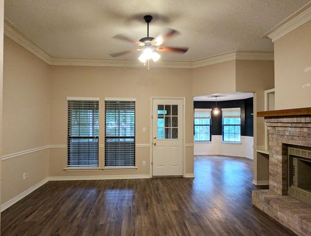 107 Raintree Dr., Hattiesburg, MS 39402