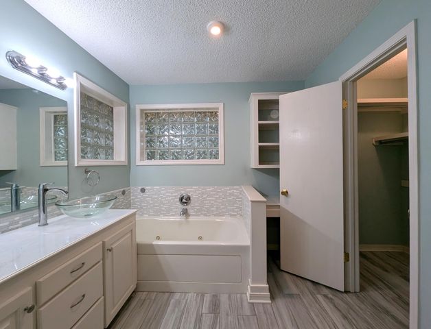 107 Raintree Dr., Hattiesburg, MS 39402