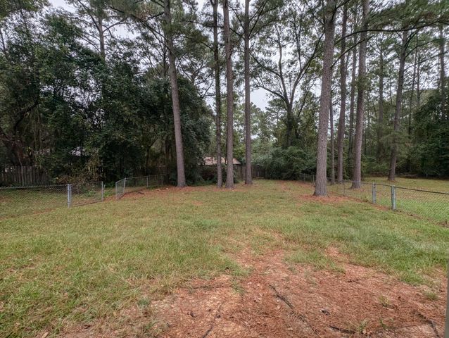 107 Raintree Dr., Hattiesburg, MS 39402