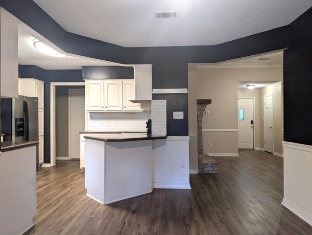 107 Raintree Dr., Hattiesburg, MS 39402