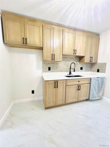 17347 Hartwell Street, Detroit, MI 48235