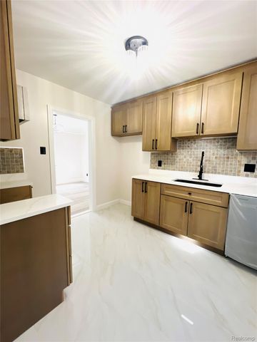 17347 Hartwell Street, Detroit, MI 48235