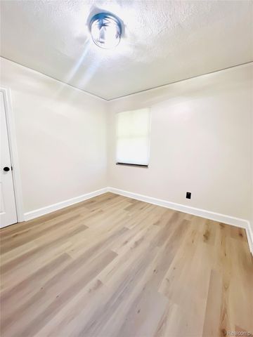 17347 Hartwell Street, Detroit, MI 48235